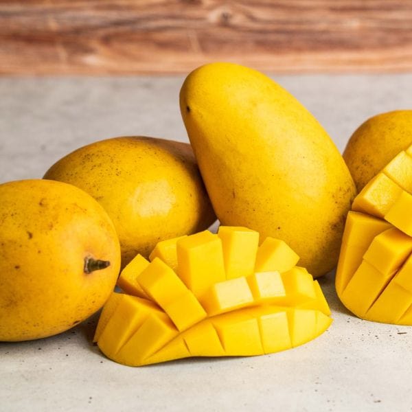 4-pounds-image-of-honey-mangos-fruit-1125637415