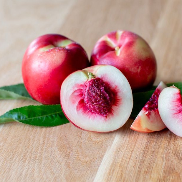 white-fleshed-nectarines